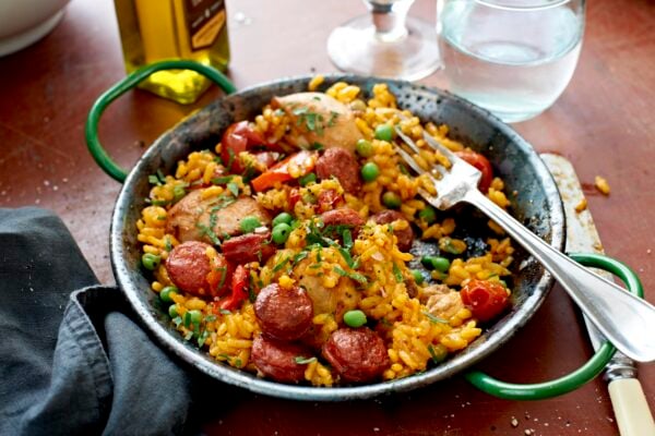 Paella med chorizo och kyckling