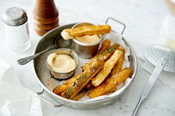 Friterad zucchini med tryffelmajonnäs