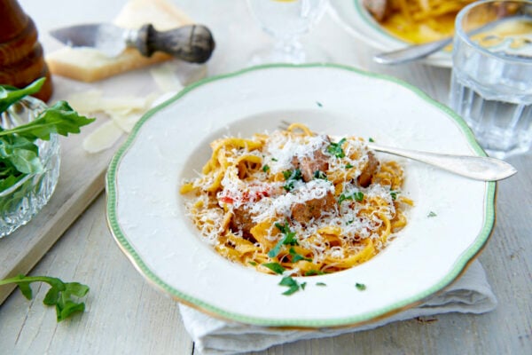 Pasta Linguine med ryggbiff och pesto