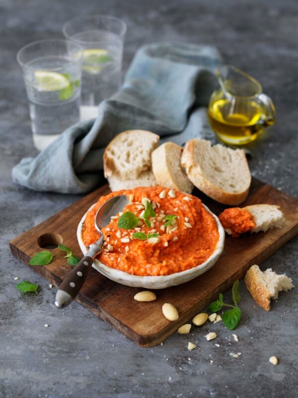 Romesco med grillad paprika och mandel