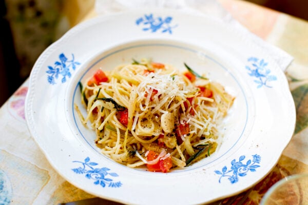 Spaghetti med fänkål, tomat och vitt vin