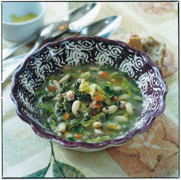 Bönsoppa med savoykål