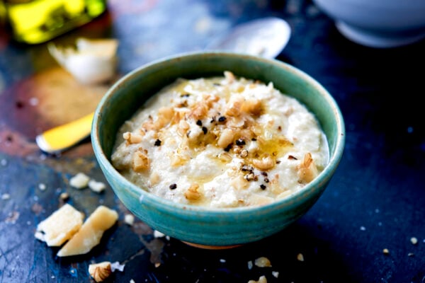 Krämig valnötssås med parmesanost