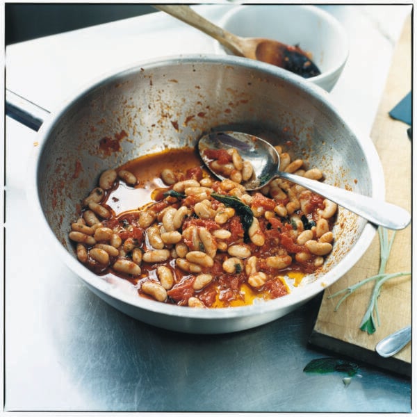 Böngryta med tomat och salvia