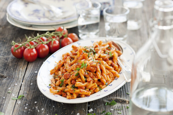Pasta Strozzapreti med pancetta