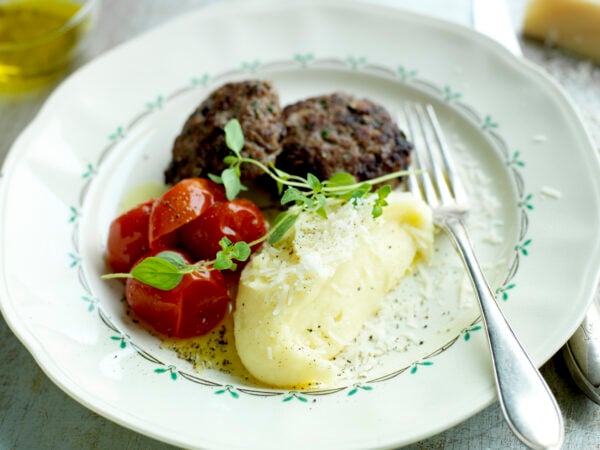 Italienska köttbiffar med inkokt tomat