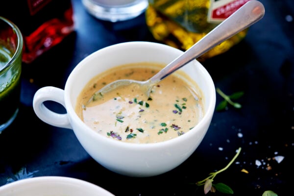 Marinad med dijonsenap, vinäger och timjan