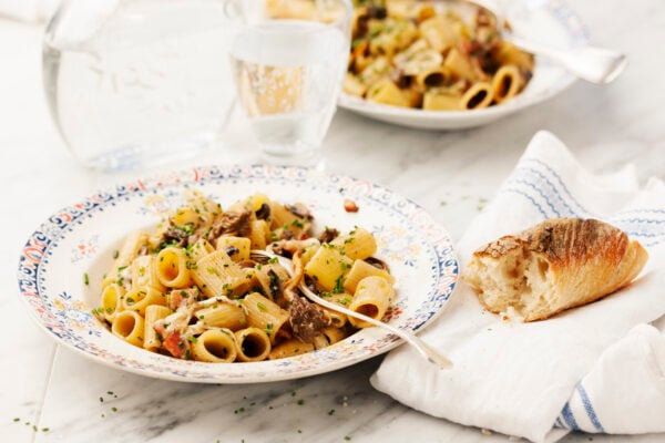 Pasta Mezze Maniche med svamp, pancetta och mozzarella