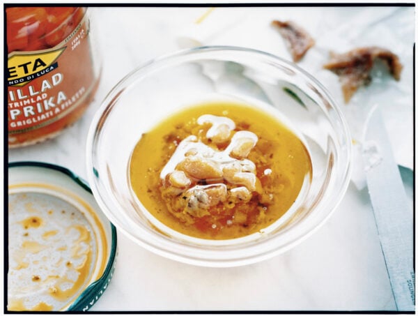 Vinägrett med sardeller och grillad paprika