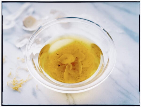 Vinägrett med rostad vitlök och citron