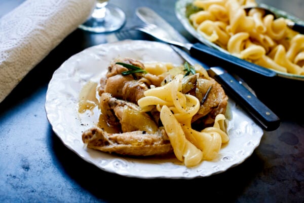 Vinbräserad kyckling med rosmarin