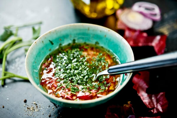 Vinägrett med rödlök och persilja