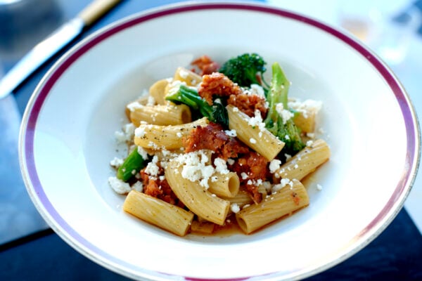Pasta Penne Rigate med chorizo, broccoli och fetaost