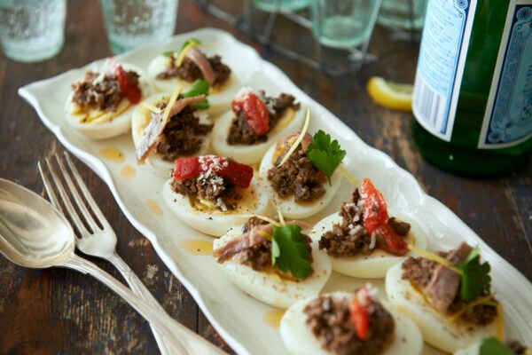 Ägghalvor med två toppingar