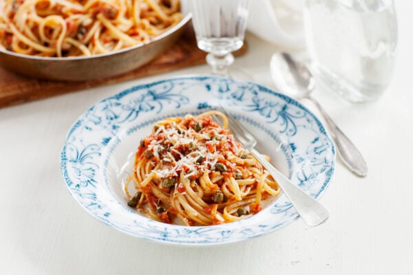 Pasta Linguine med kapris och tomat
