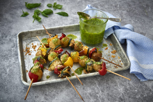 Vegetariska grillspett med pesto