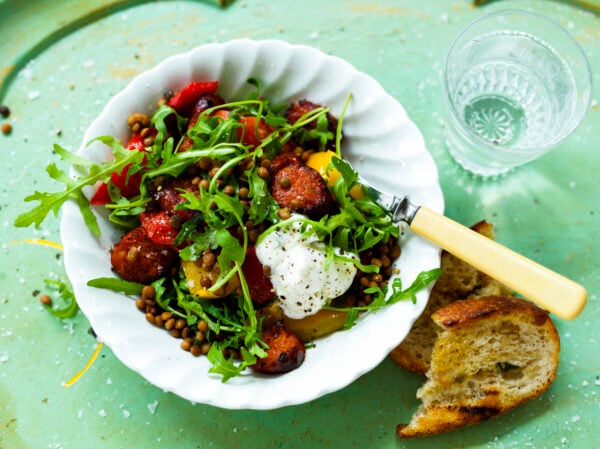 Linssallad med knaprig chorizo och mynta