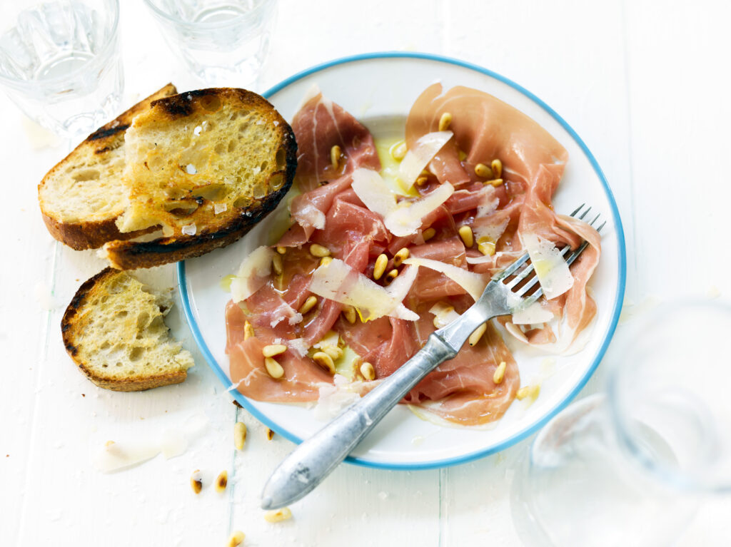 Recept från Zeta. Prosciutto di Parma med parmesanost