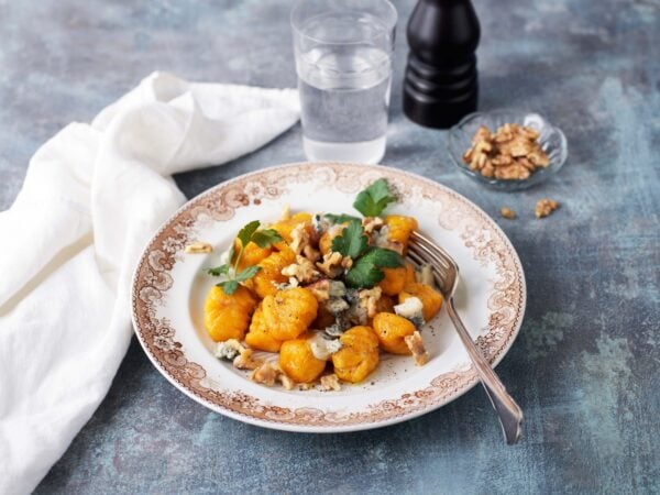 Gnocchi av ugnsrostad pumpa med gorgonzola