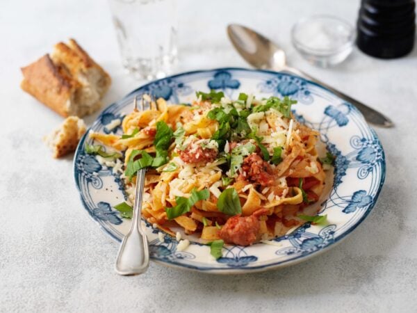 Pasta Pappardelle med salsiccia