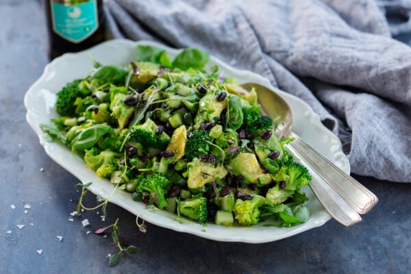 Avokadosallad med svarta bönor