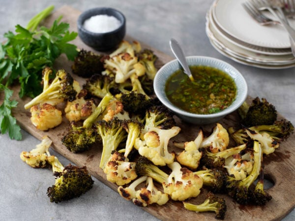Rostad blomkål med sardelldipp