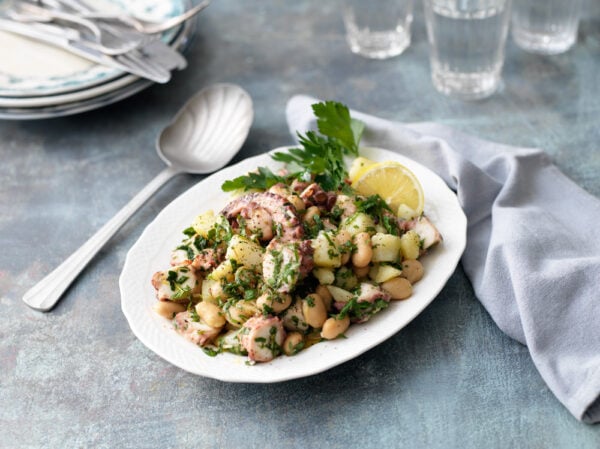 Bläckfisksallad med potatis och bönor