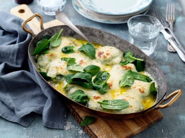 Gratinerade ricottabollar med spenat – Malfatti ai Spinaci
