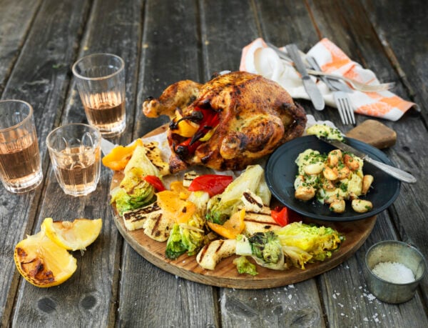 Grillad kyckling med gemsallad och halloumi