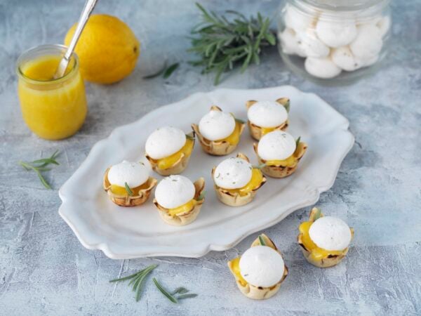 Krustader med lemoncurd och maräng