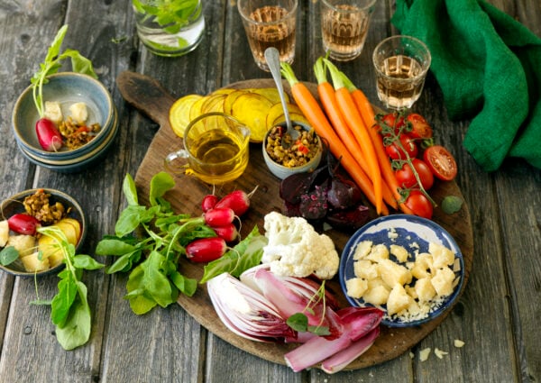 Sommargrönsaker och parmesan med tapenade