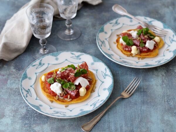 Socca med tryffelsalami och mozzarella