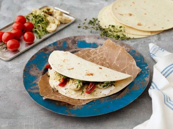 Piadina med kronärtskocka och mozzarella