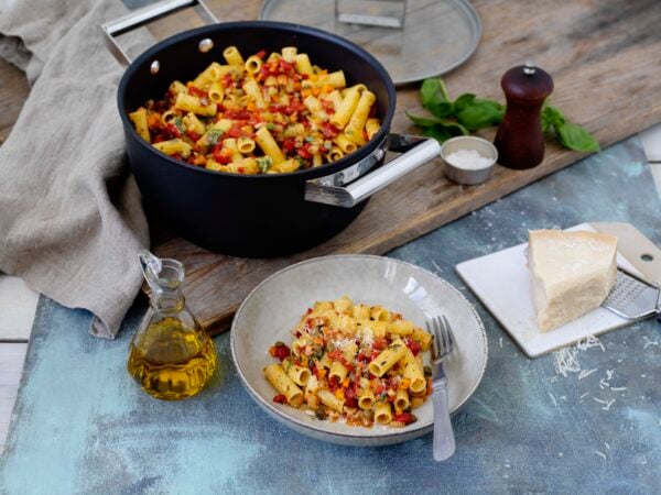 Pasta Tortiglioni med kapris och grillad paprika