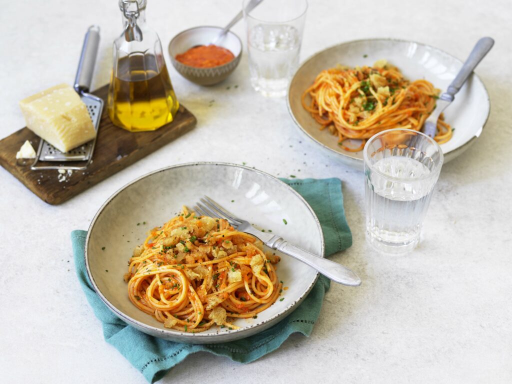 Spaghetti med Pesto Chili & Paprika