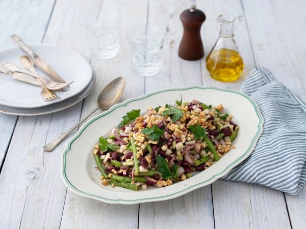 Bön- och äppelsallad