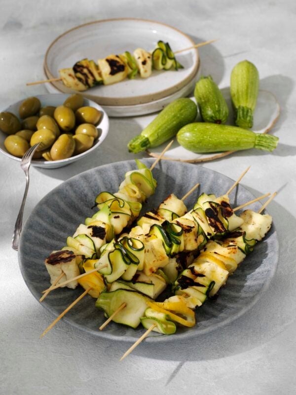 Grillad halloumi med zucchini och citron