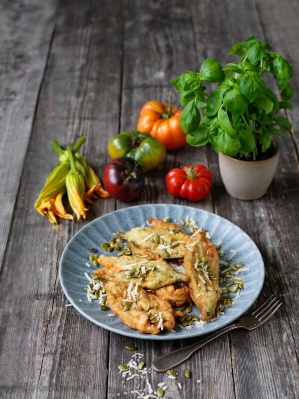 Friterade zucchiniblommor