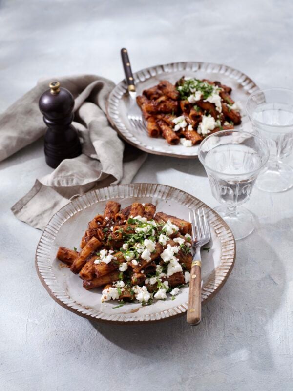 Pasta Tortiglioni med crème av soltorkade tomater