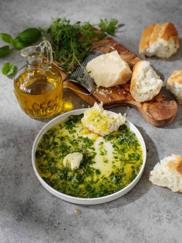 Olivoljedipp med örter