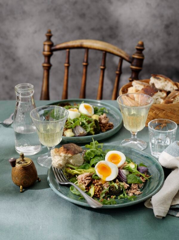 Tonfisksallad med linser och rostade grönsaker