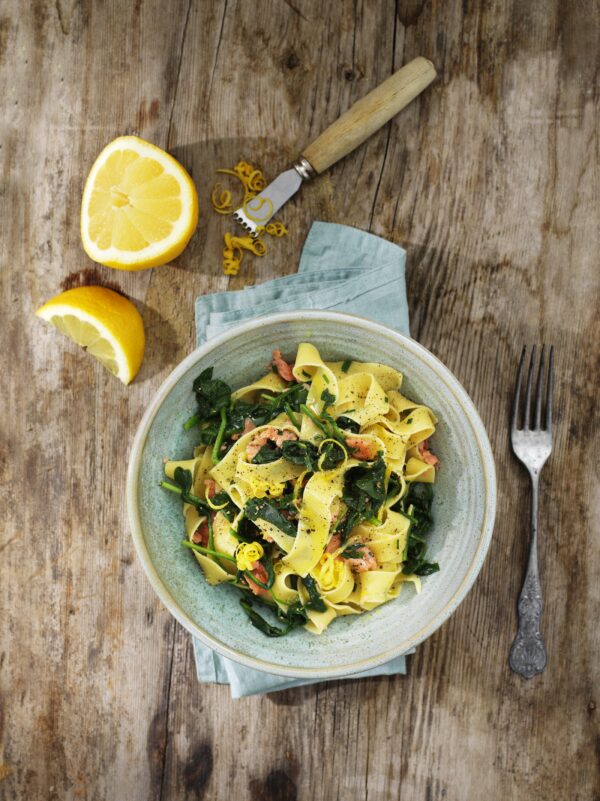 Pasta Pappardelle med rökt lax och citron