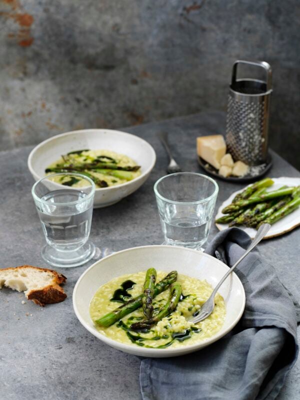 Sparrisrisotto med örtolja