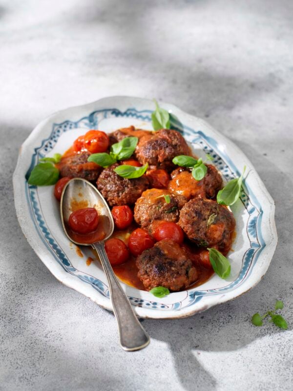 Polpette – kött- och bönbullar i tomatsås