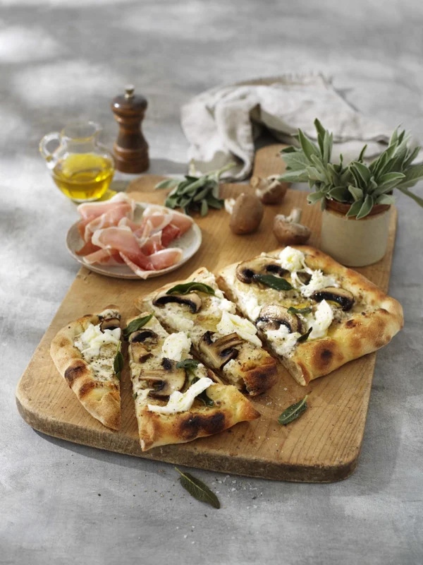 Pinsa med skogschampinjoner och tryffelkräm