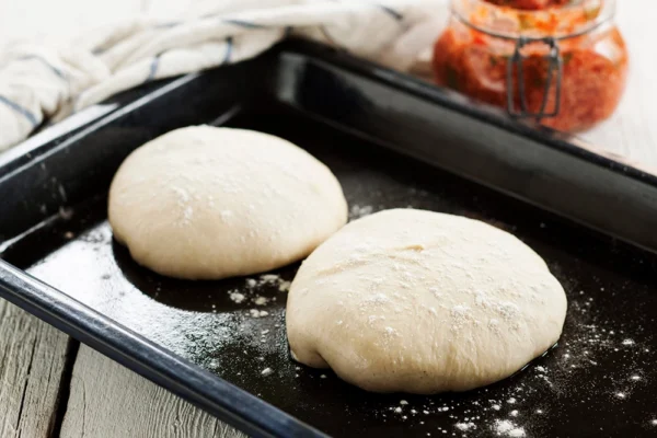 Italiensk kalljäst pizzadeg