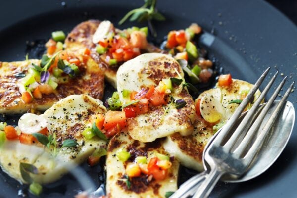 Stekt halloumi med grönsaker