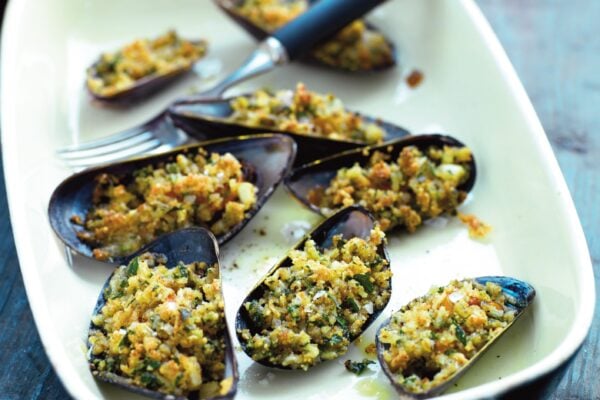 Gratinerade musslor med parmesan och vitlök