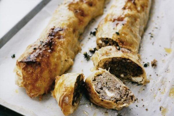 Filodeg fylld med köttfärs, bönor och Fetaost