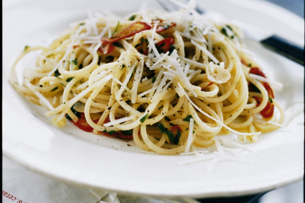 Recept från Zeta. Spaghetti_med_chili_och_vitlök_st